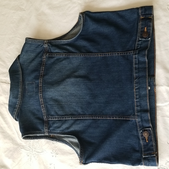 Old Navy sleeveless jean jacket - Picture 3 of 8